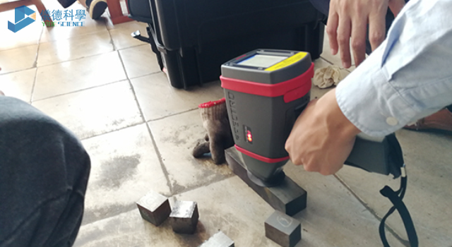 手持式X射線熒光光譜儀現場.png 手持式X射線熒光光譜儀現場.png